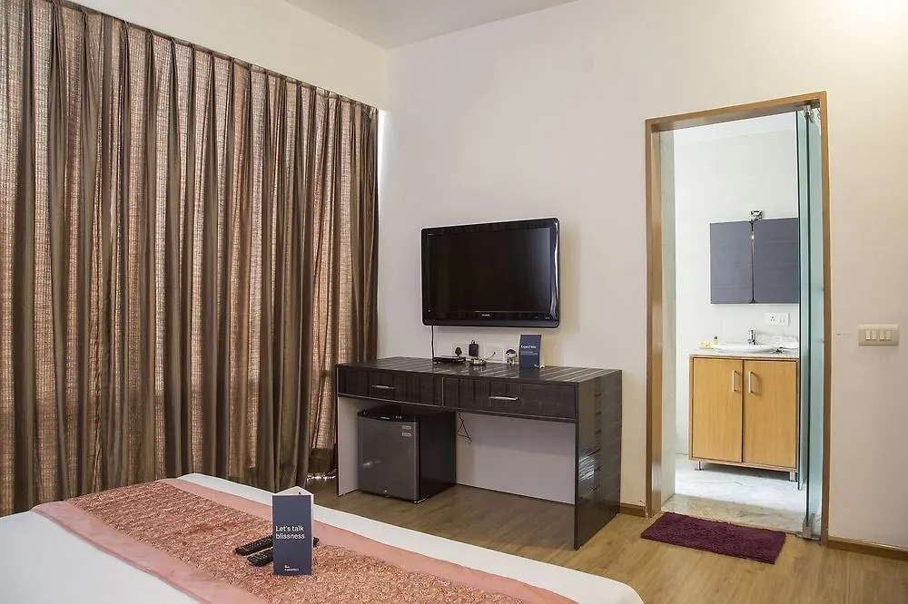 *** Hotel Fabhotel Mg Road Iffco Chowk Gurgaon India
